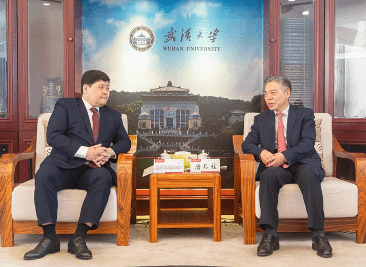 Consulate General of Kazakhstan in Xi’an visits Wuhan University