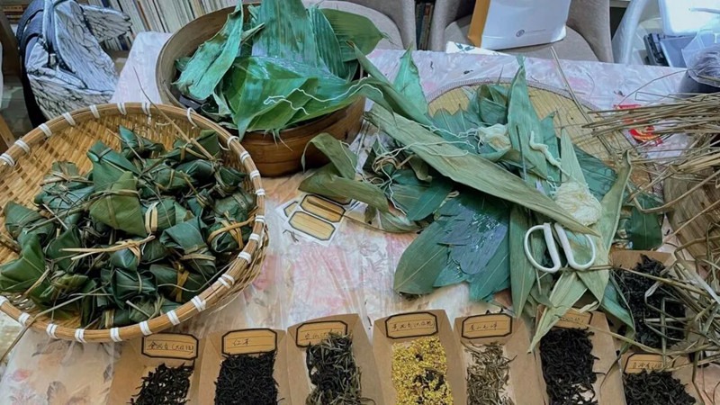 WHU tea art society celebrates Dragon Boat Festival
